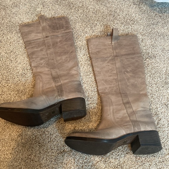 Women’s tall boots - Picture 2 of 8